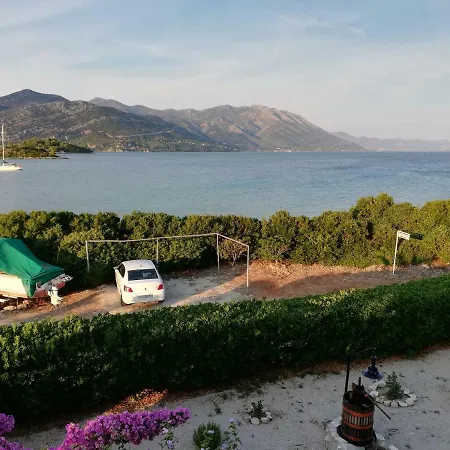 Fei Fei Apartman Račišće