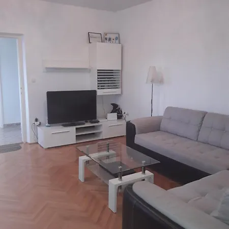 Fei Fei Apartment *